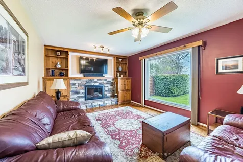 19 Mossbank Drive Brampton ON L6W 3Z4