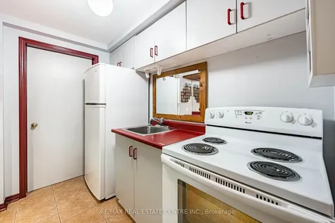 19 Mossbank Drive Brampton ON L6W 3Z4
