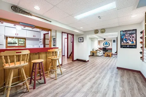 19 Mossbank Drive Brampton ON L6W 3Z4