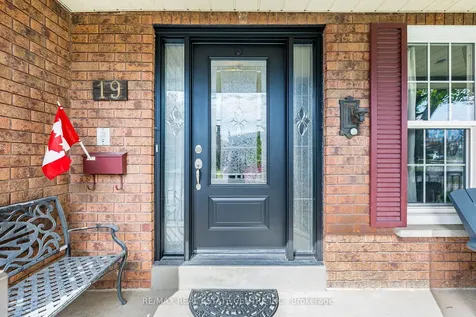19 Mossbank Drive Brampton ON L6W 3Z4