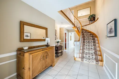 19 Mossbank Drive Brampton ON L6W 3Z4