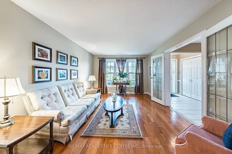 19 Mossbank Drive Brampton ON L6W 3Z4