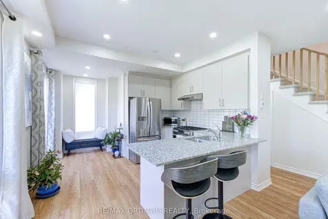 50 Knotsberry Circle Brampton ON L6Y 6G1