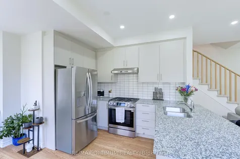 50 Knotsberry Circle Brampton ON L6Y 6G1