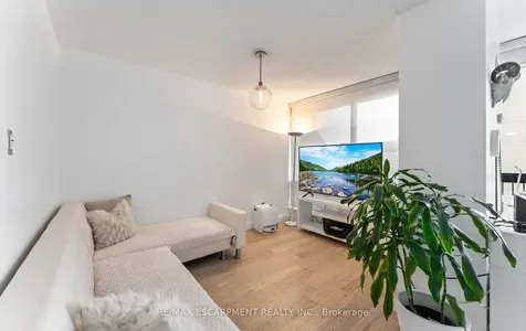 2 Valhalla Inn Road Toronto ON M9B 6C3