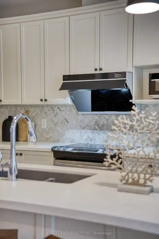 352 Leadwood Gate Oakville ON L6M 0Z5