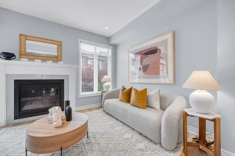 352 Leadwood Gate Oakville ON L6M 0Z5