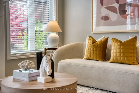 352 Leadwood Gate Oakville ON L6M 0Z5