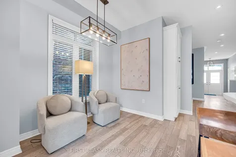 352 Leadwood Gate Oakville ON L6M 0Z5