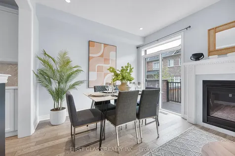 352 Leadwood Gate Oakville ON L6M 0Z5