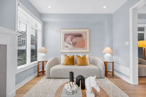 352 Leadwood Gate Oakville ON L6M 0Z5