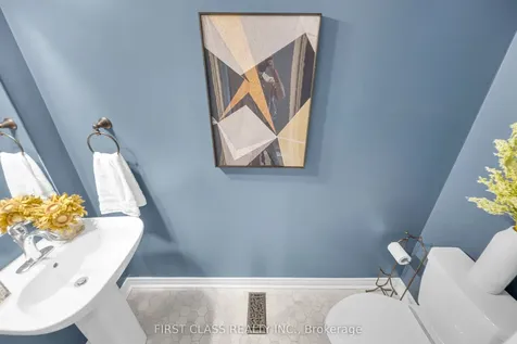 352 Leadwood Gate Oakville ON L6M 0Z5