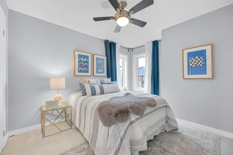 352 Leadwood Gate Oakville ON L6M 0Z5