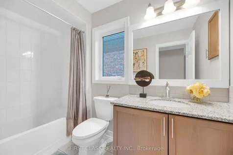 352 Leadwood Gate Oakville ON L6M 0Z5