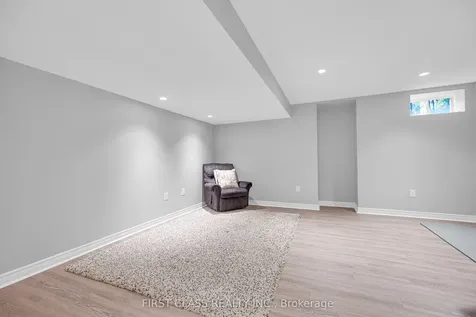 352 Leadwood Gate Oakville ON L6M 0Z5
