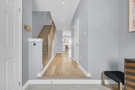 352 Leadwood Gate Oakville ON L6M 0Z5