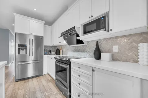 352 Leadwood Gate Oakville ON L6M 0Z5