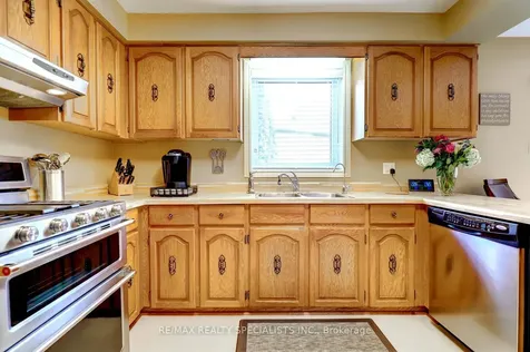 4308 Bridlepath Trail Mississauga ON L5L 3K4