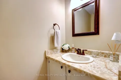 4308 Bridlepath Trail Mississauga ON L5L 3K4