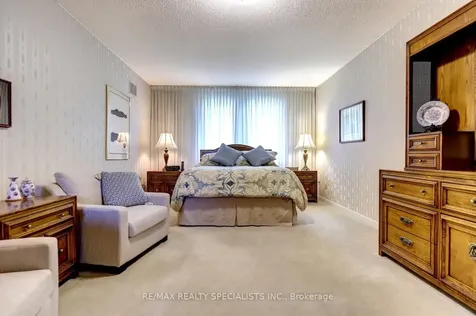 4308 Bridlepath Trail Mississauga ON L5L 3K4