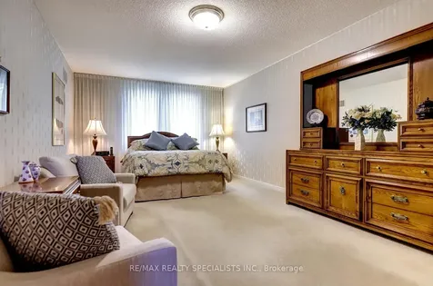 4308 Bridlepath Trail Mississauga ON L5L 3K4