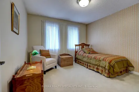 4308 Bridlepath Trail Mississauga ON L5L 3K4