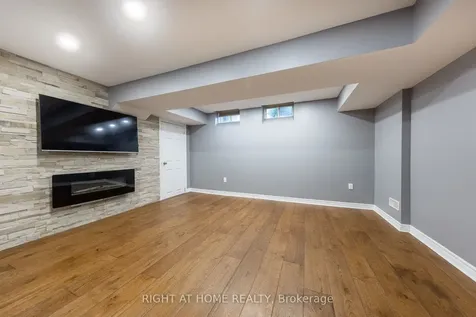 15 Munch Place Milton ON L9T 8K6