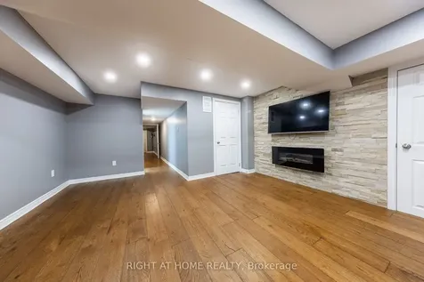15 Munch Place Milton ON L9T 8K6