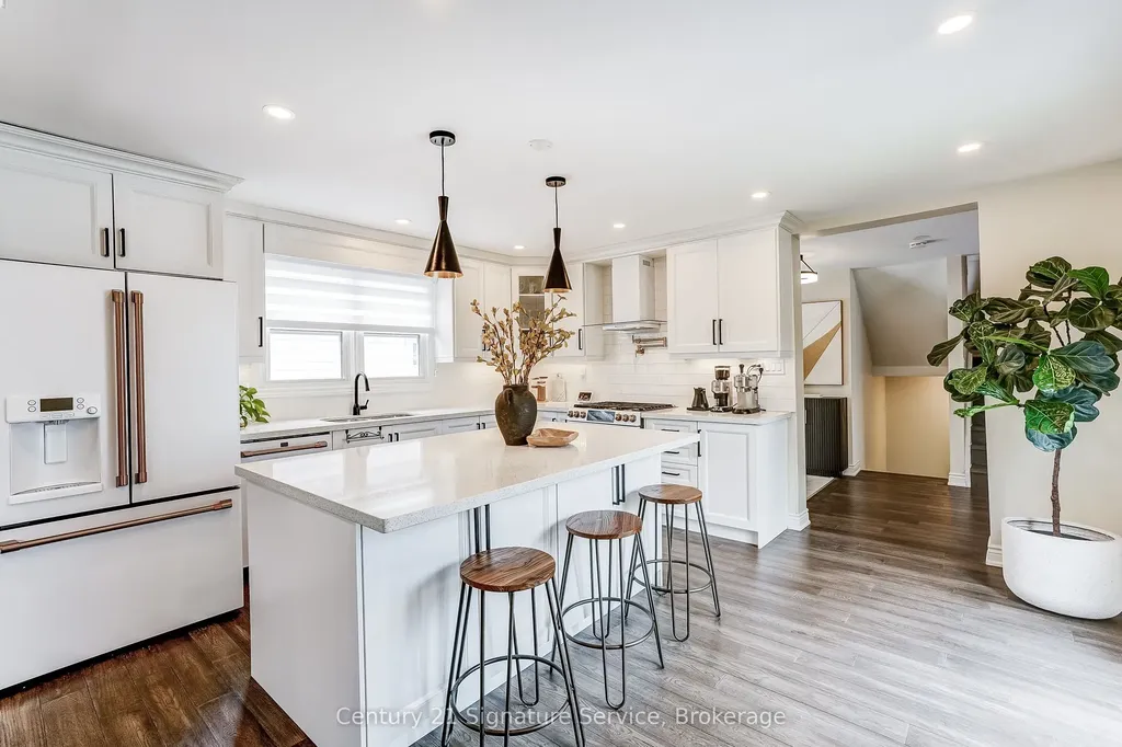 1159 Kos Boulevard Mississauga ON L5J 4L3