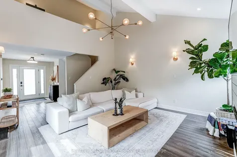 1159 Kos Boulevard Mississauga ON L5J 4L3