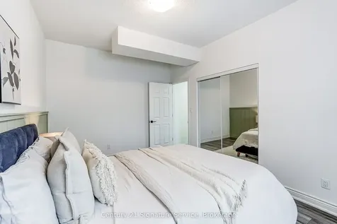1159 Kos Boulevard Mississauga ON L5J 4L3
