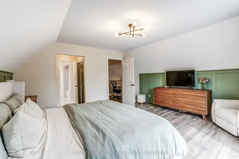 1159 Kos Boulevard Mississauga ON L5J 4L3