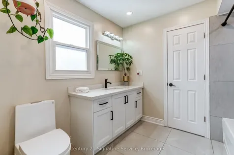 1159 Kos Boulevard Mississauga ON L5J 4L3