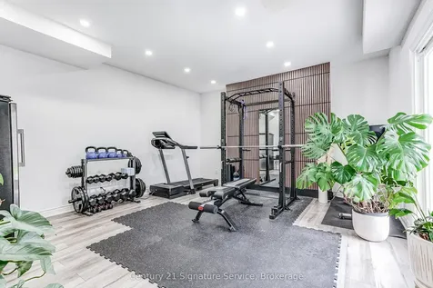 1159 Kos Boulevard Mississauga ON L5J 4L3