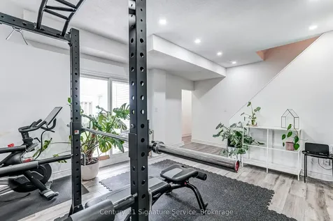 1159 Kos Boulevard Mississauga ON L5J 4L3