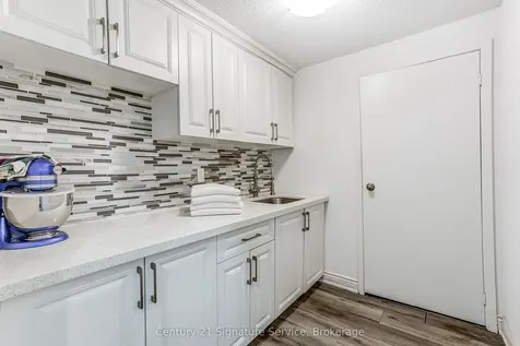1159 Kos Boulevard Mississauga ON L5J 4L3