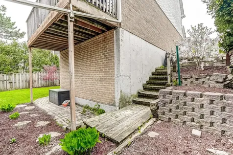 1159 Kos Boulevard Mississauga ON L5J 4L3