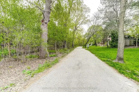 1159 Kos Boulevard Mississauga ON L5J 4L3