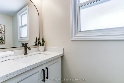 1159 Kos Boulevard Mississauga ON L5J 4L3