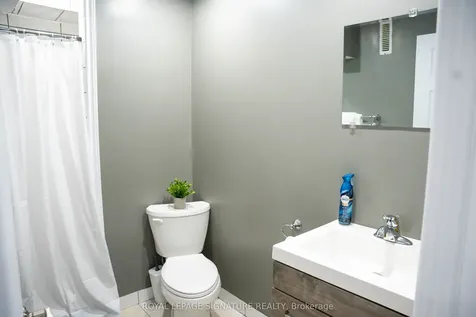 25 Versailles Crescent Brampton ON L6P 3J8
