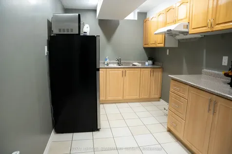 25 Versailles Crescent Brampton ON L6P 3J8