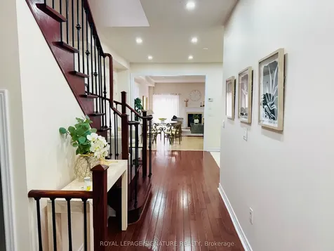 25 Versailles Crescent Brampton ON L6P 3J8