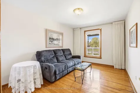 234 Derrydown Road Toronto ON M3J 1S1
