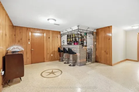 234 Derrydown Road Toronto ON M3J 1S1