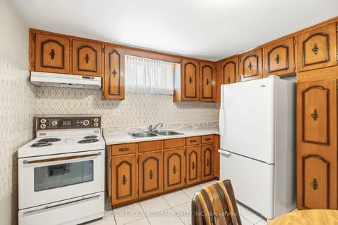 234 Derrydown Road Toronto ON M3J 1S1
