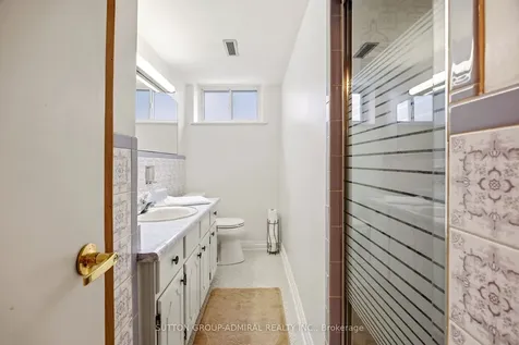234 Derrydown Road Toronto ON M3J 1S1