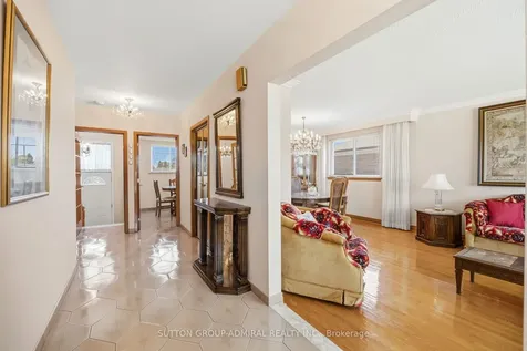 234 Derrydown Road Toronto ON M3J 1S1