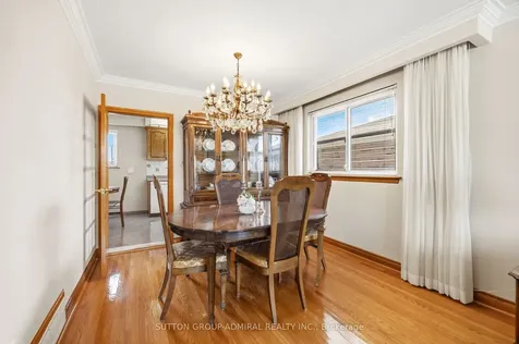 234 Derrydown Road Toronto ON M3J 1S1