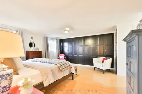 431 Naomi Crescent Mississauga ON L5B 3S7