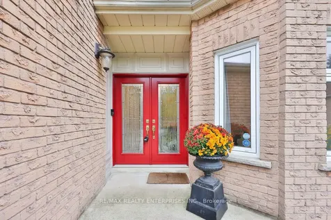 431 Naomi Crescent Mississauga ON L5B 3S7